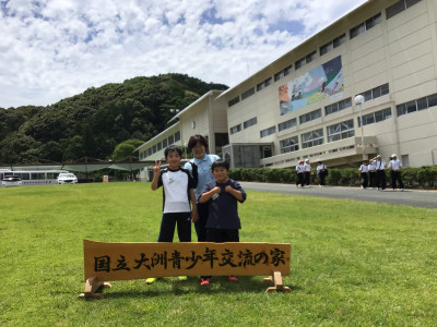 ３人