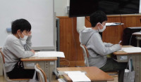 ６年