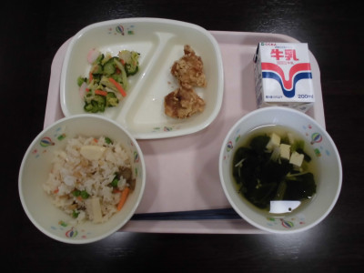 給食