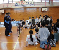 体育館自転車